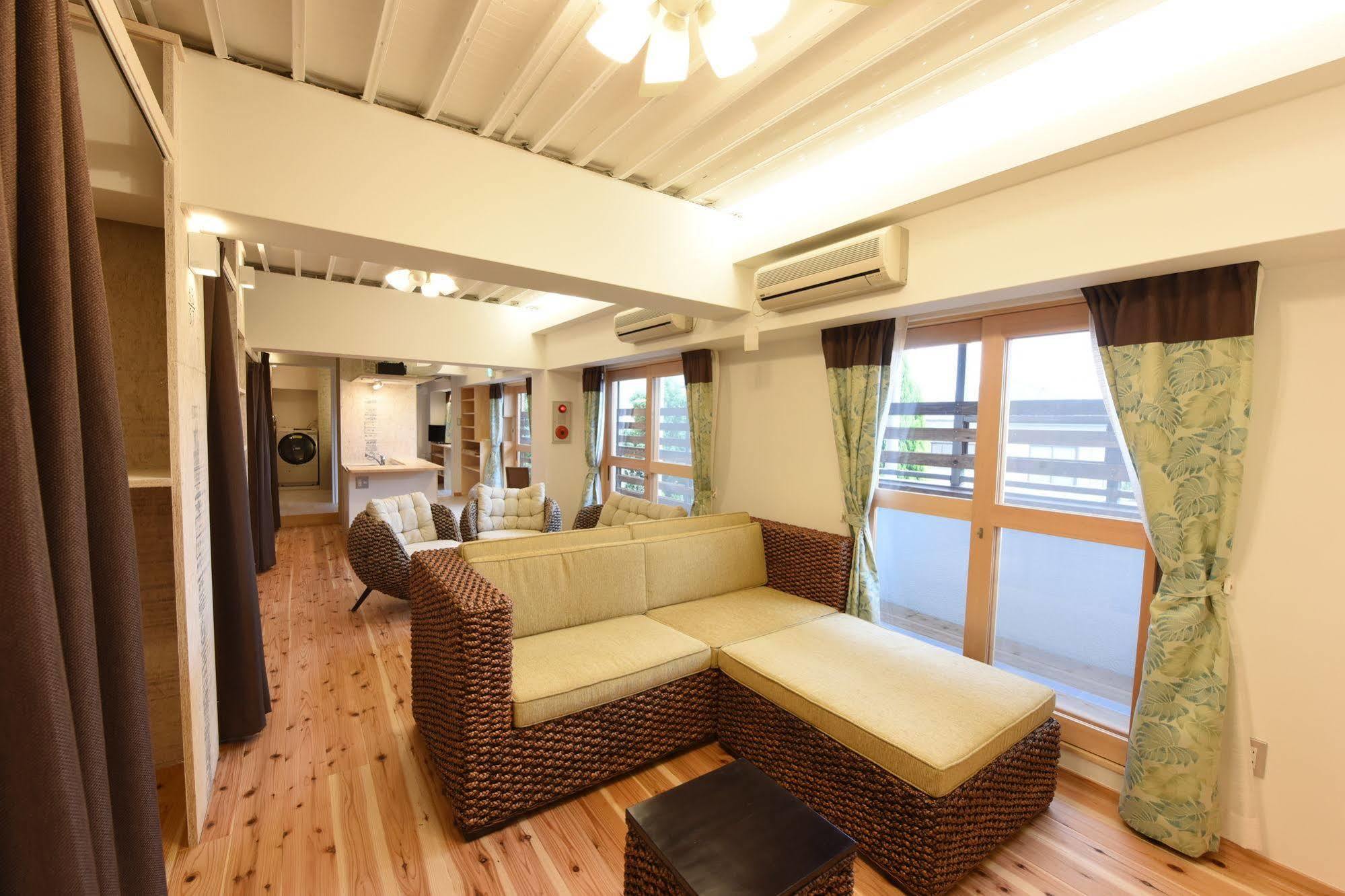 Backpackers Hotel Noosa Japan In Takatsuki Tonda Eksteriør billede